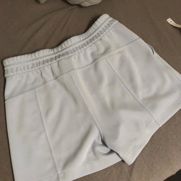 NWOT Lululemon Softsreme Shorts - Picture 2 of 3